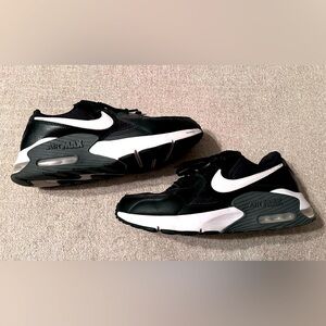 Women’s Nike Air Max Excee Shoes